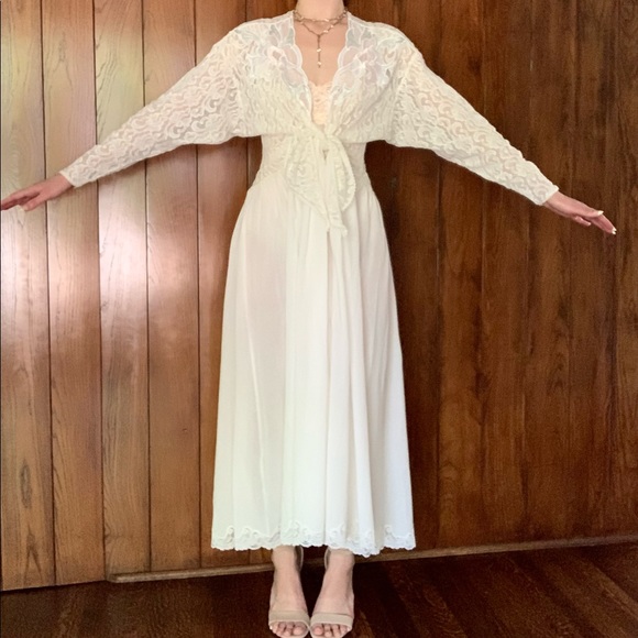 Dramatic 1980s Peignoir, Full Length, Lace Tie Front, Flora Nikrooz - Picture 4 of 16